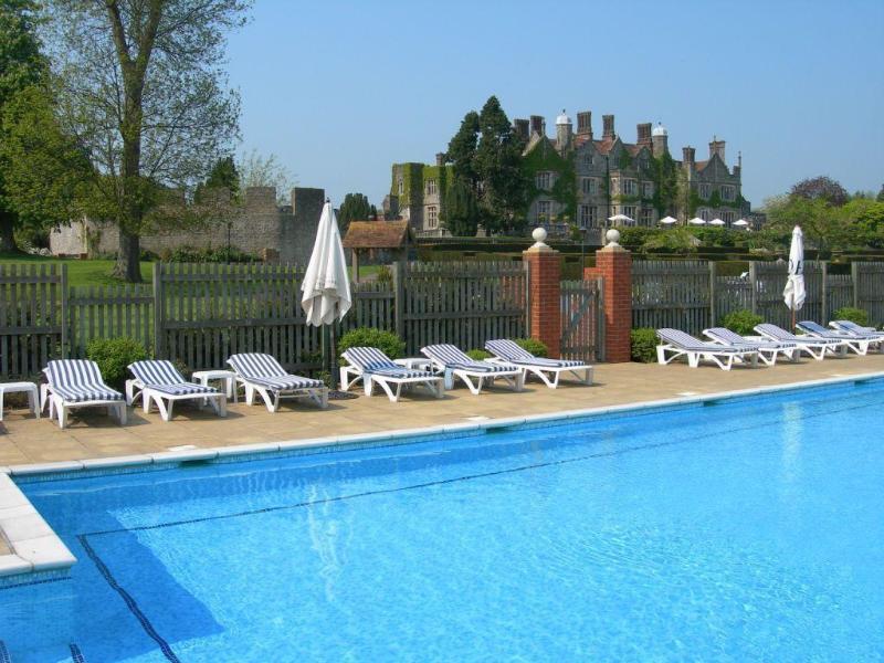Eastwell Manor, Champneys Hotel & Spa แอชฟอร์ด ภายนอก รูปภาพ